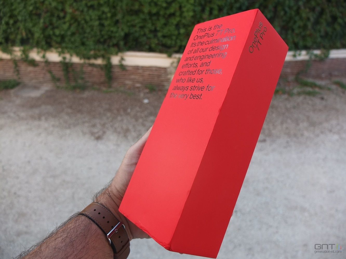 OnePlus 7T Pro packaging 01