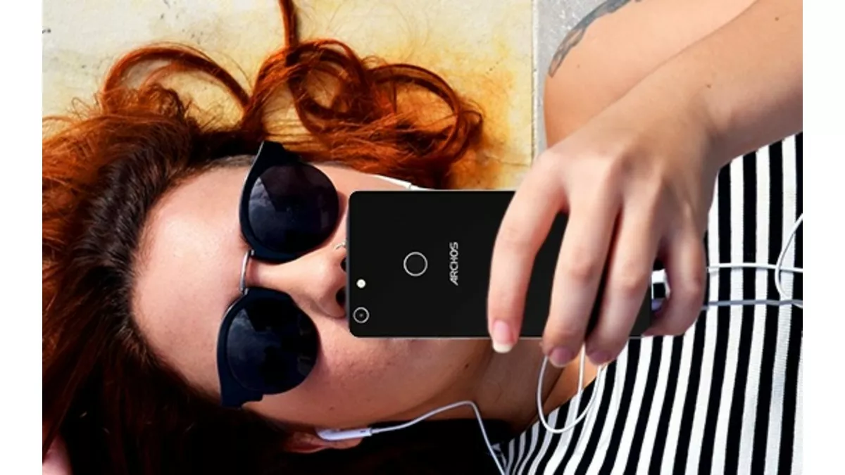 Archos Diamond Selfie Un Smartphone Pour Les Amateurs De Selfies