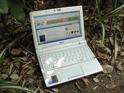 Asus Eee PC 900 25