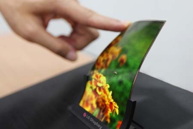 Samsung un premier smartphone doté d un écran flexible pliable pour