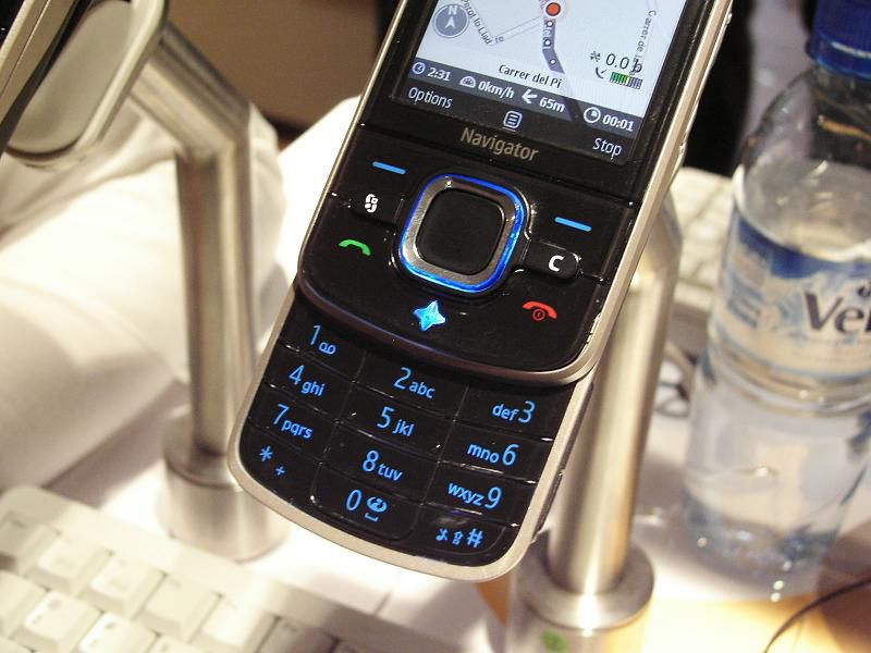 MWC 2008 Nokia 6120 02