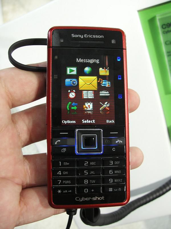 MWC 2008 Sony Ericsson C902 01