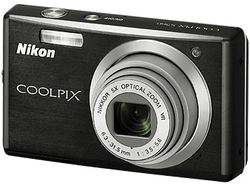 Nikon_CoolPix_S560 01