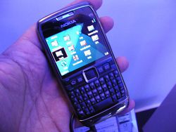 Nokia E71 01