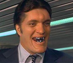 dentiste Jaws Moonraker James Bond