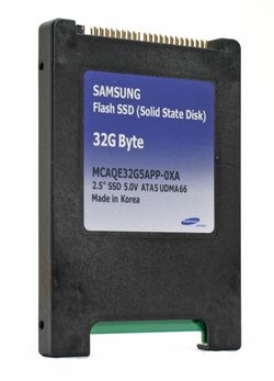 disque dur ssd Samsung 32 Go MCAQE32G5APP-0XA 4751-IMG5447s