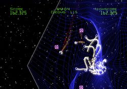 Geometry Wars Galaxies - Image 1
