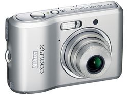Nikon Coolpix L18 face 1