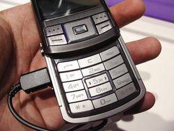 MWC 2008 Samsung G810 04