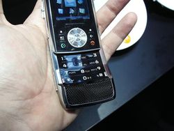 MWC 2008 Motorola Z10 05