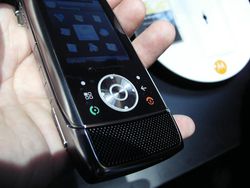 MWC 2008 Motorola Z10 02