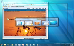 Windows_7_RC_Aero_Peek