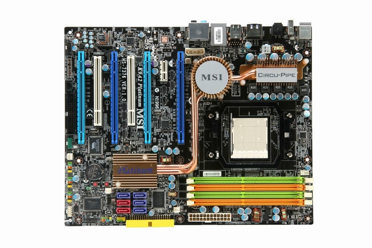 MSI K9A2 Platinum_1