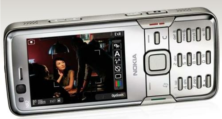 Nokia N82