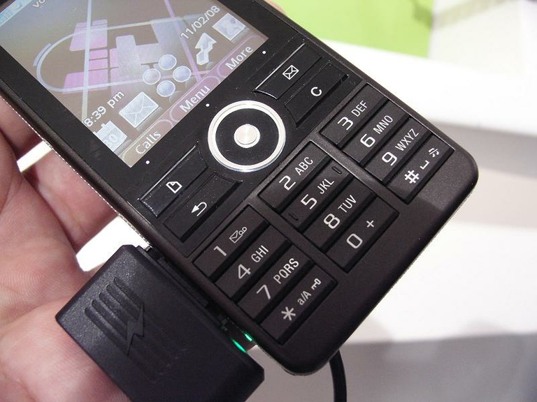 MWC 2008 Sony Ericsson G900 02