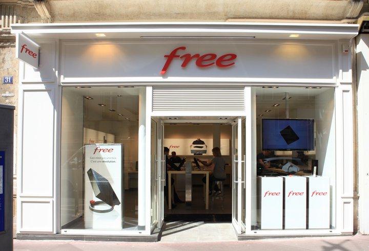 Free ouvre un Free Center
