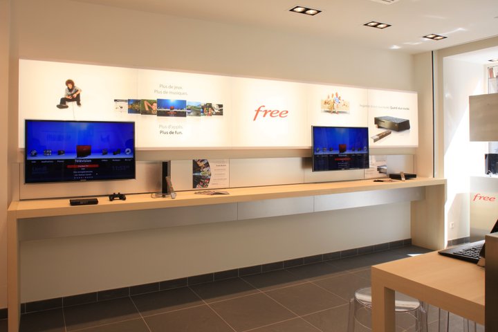 Free ouvre un Free Center