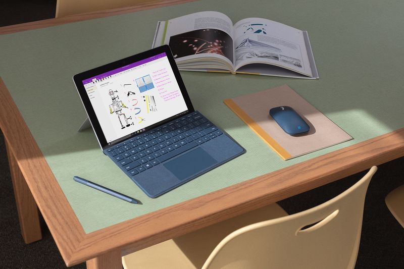 Microsoft Surface Go La Surface Compacte D marre 399 Dollars