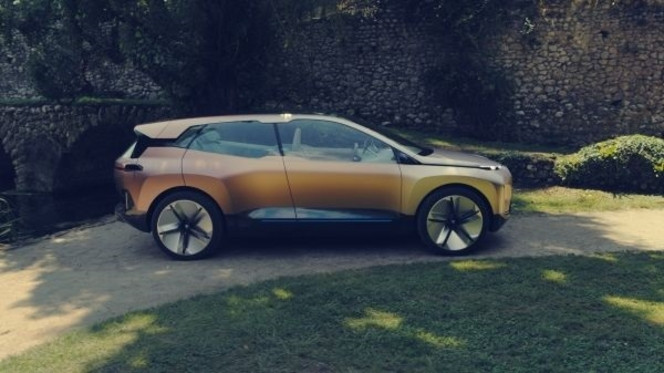 BMW Vision iNext 02