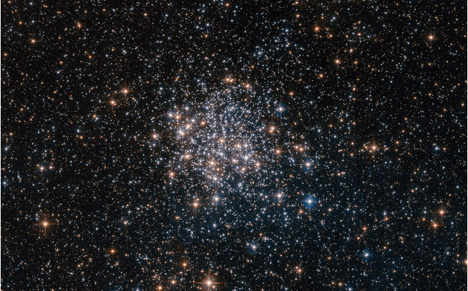Hubble-NGC-1854