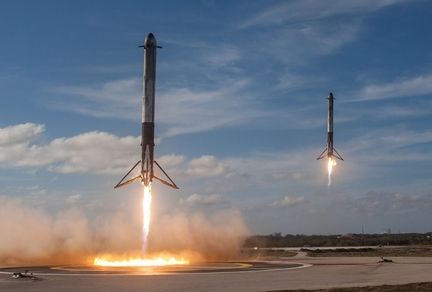 Falcon Heavy booster