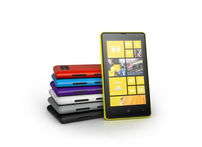 Nokia Lumia 820 02