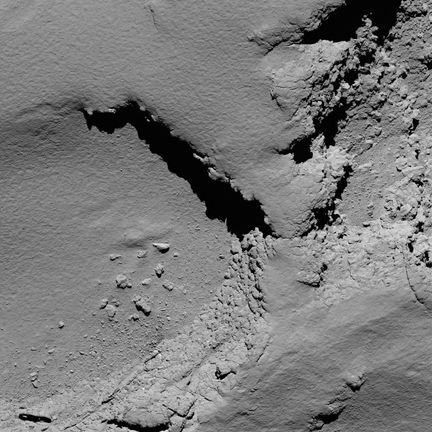 Comet_from_5.8_km_narrow-angle_camera