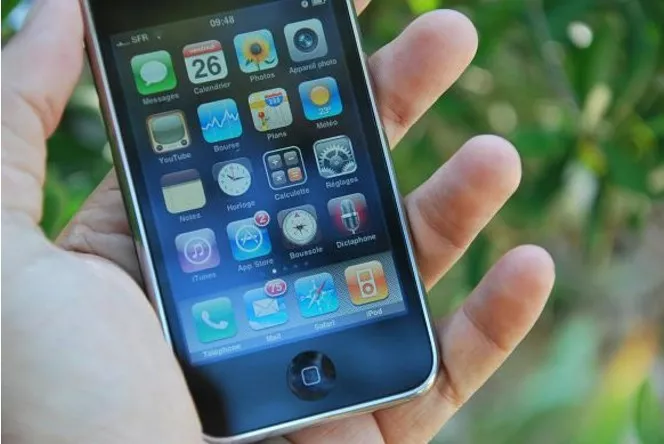 Après 8 ans de bons et loyaux services, l'iPhone 3GS est déclaré