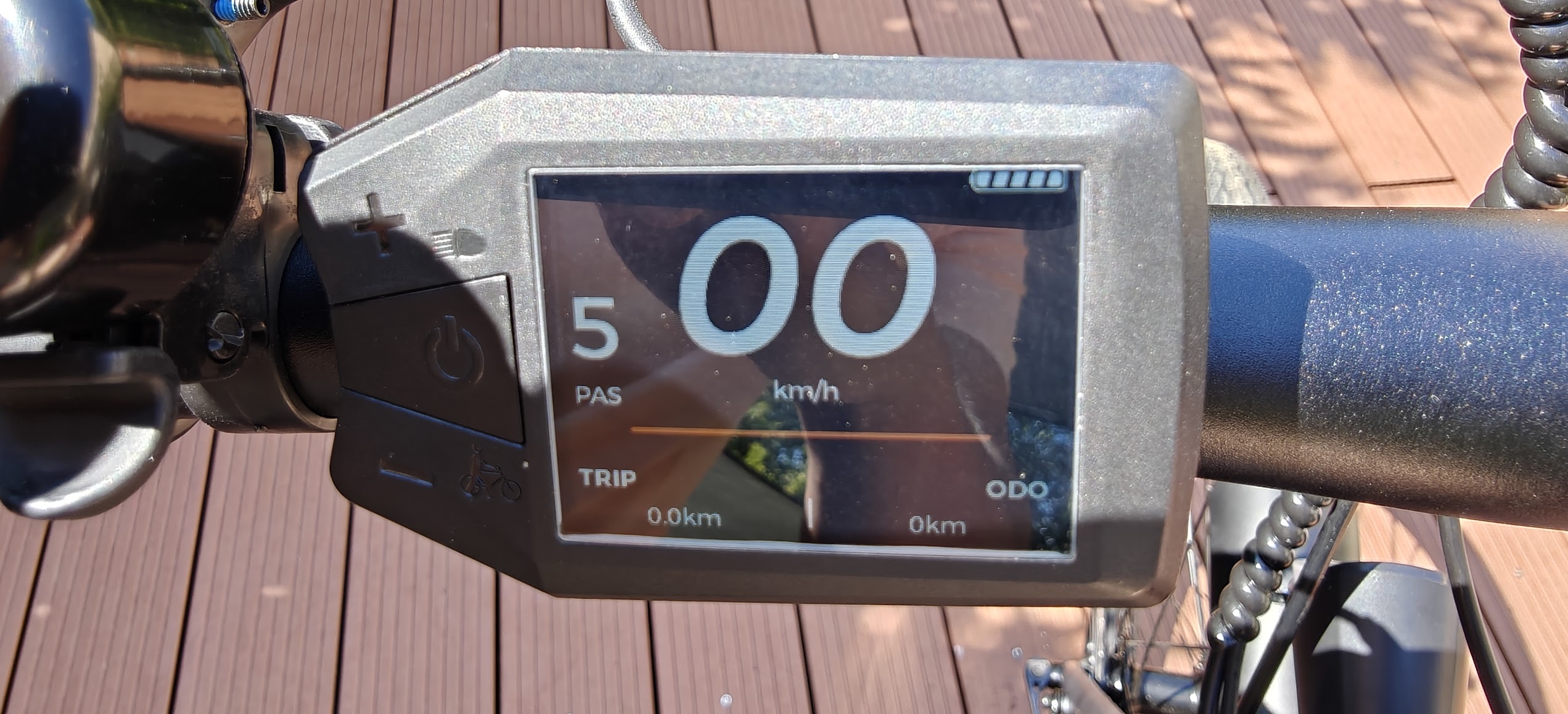 engwe-N1-air-5-ecran-oled