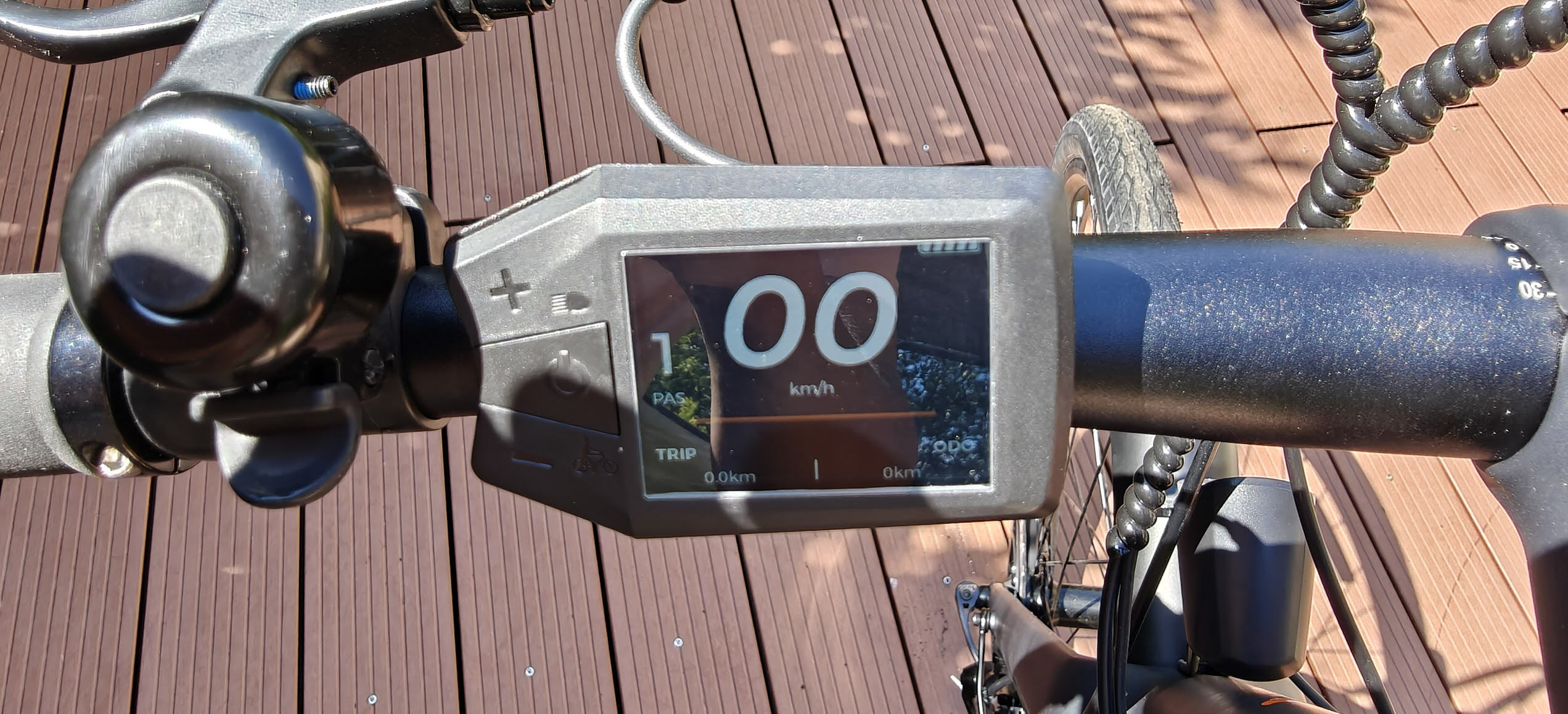 engwe-N1-air-6-ecran-oled