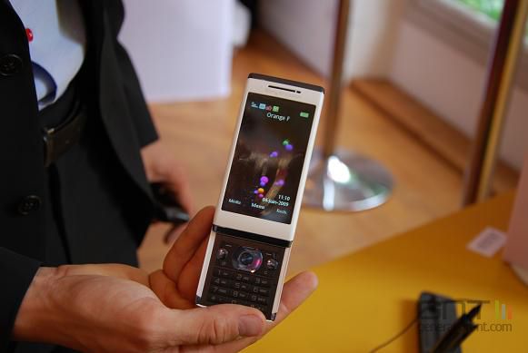 Sony Ericsson Aino 02