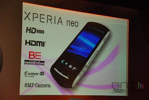 MWC Sony Ericsson Xperia Neo 02