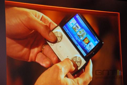 MWC Sony Ericsson Xperia Play 02
