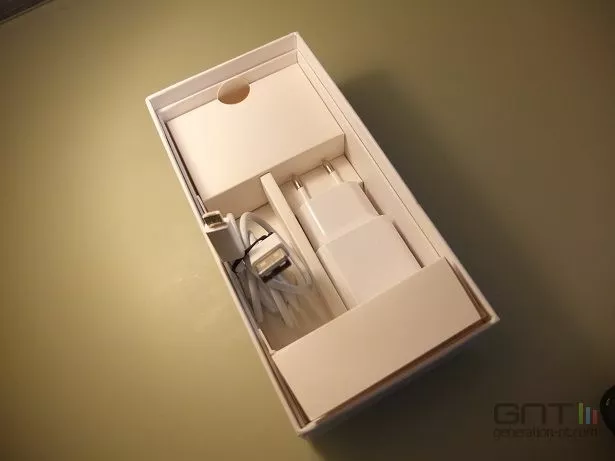 Xiaomi Redmi 5 Plus packaging 02