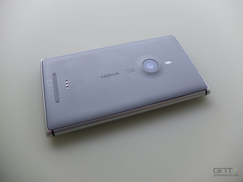 Nokia Lumia 925 dos 01