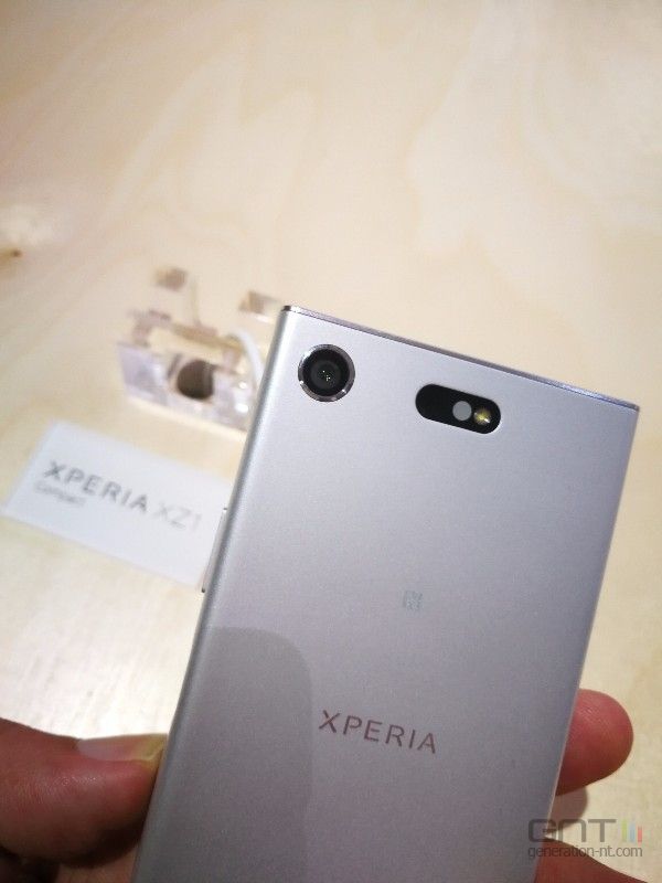 Sony Xperia XZ1 Compact photo