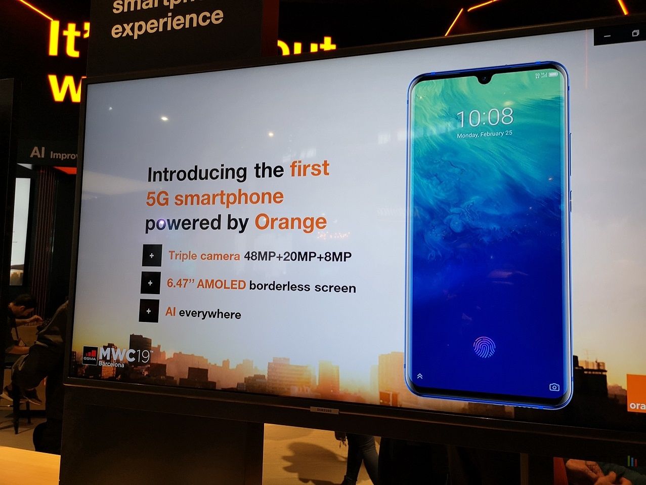 Orange 5G smartphone 03