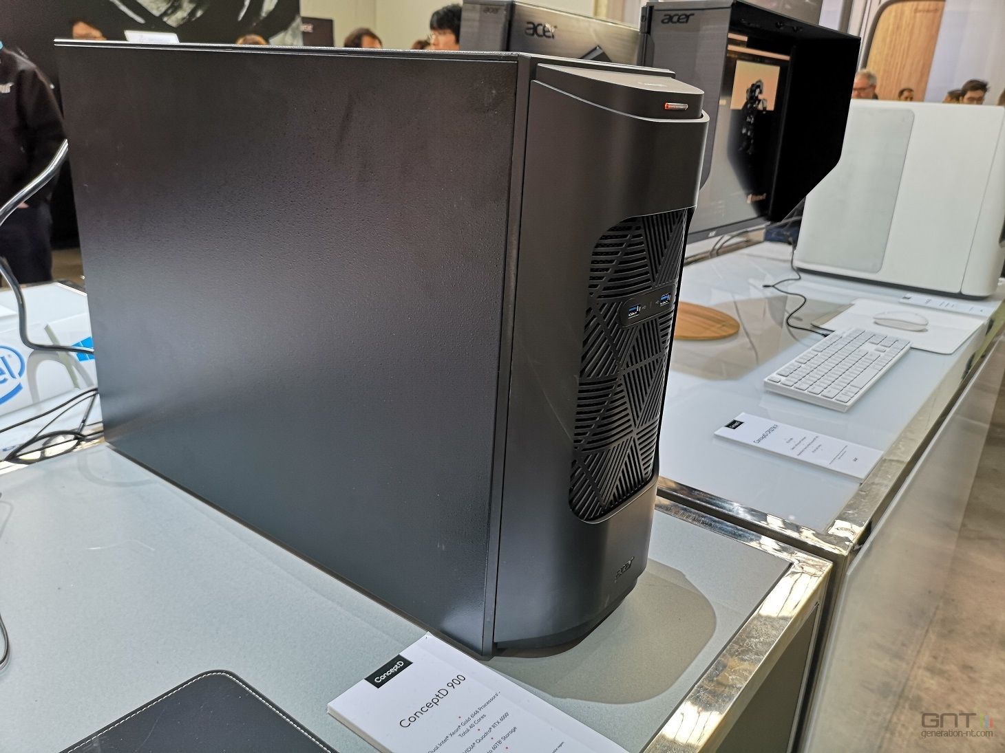 Acer ConceptD 900 04