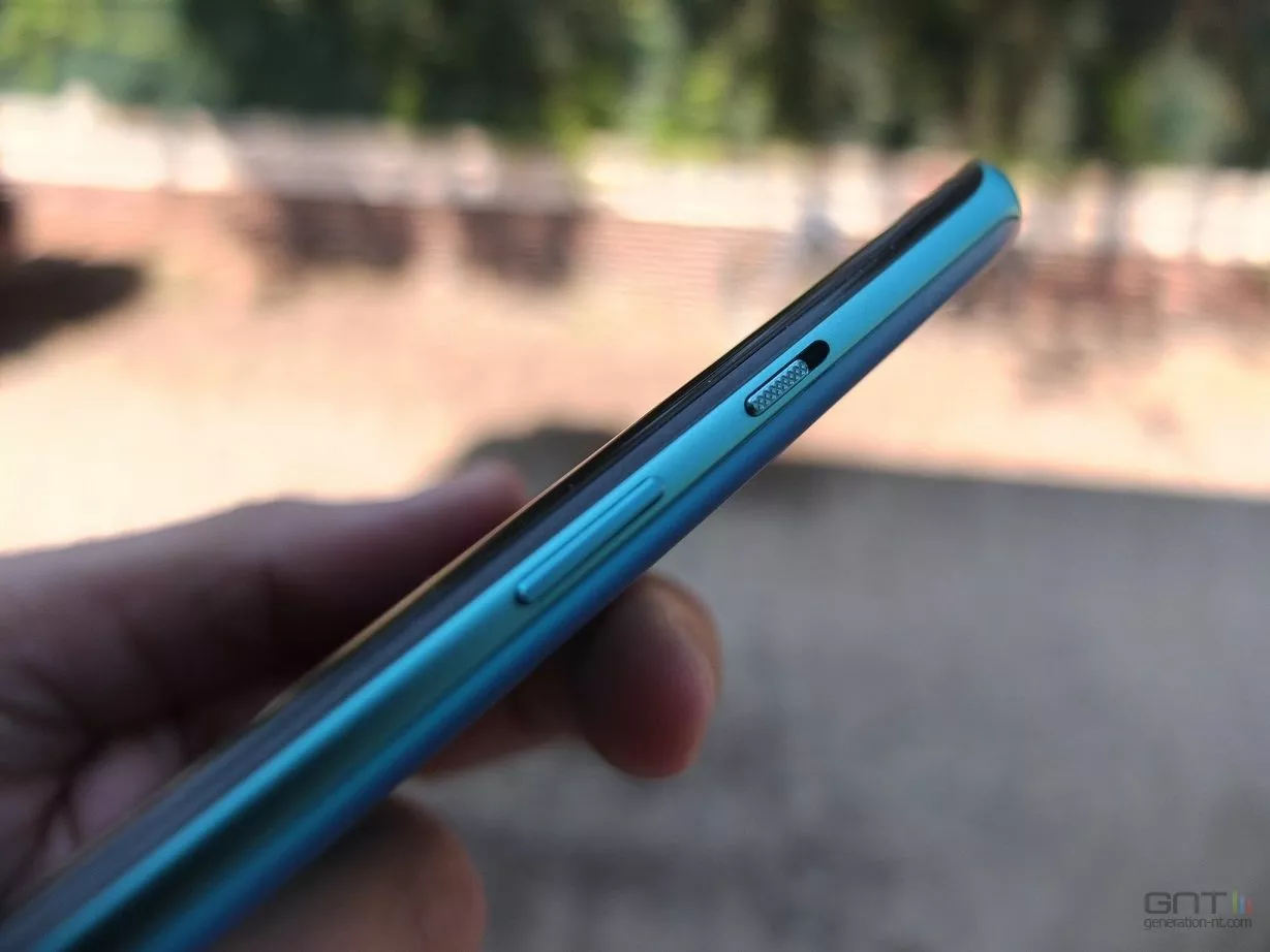OnePlus 8 slider