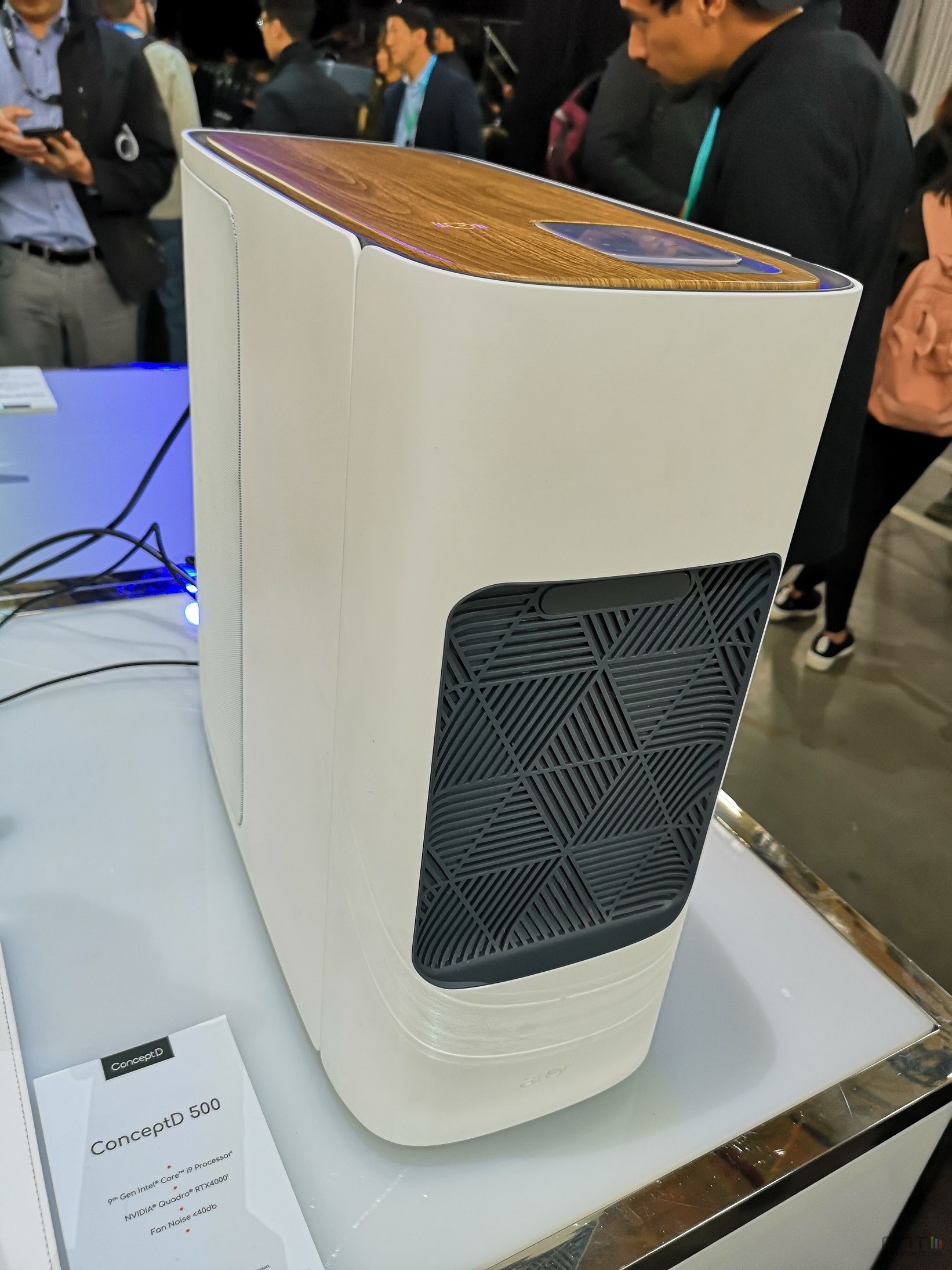 Acer ConceptD 500 01