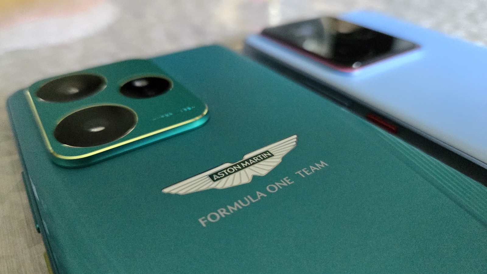 Realme GT 7 Dream Edition Aston Martin