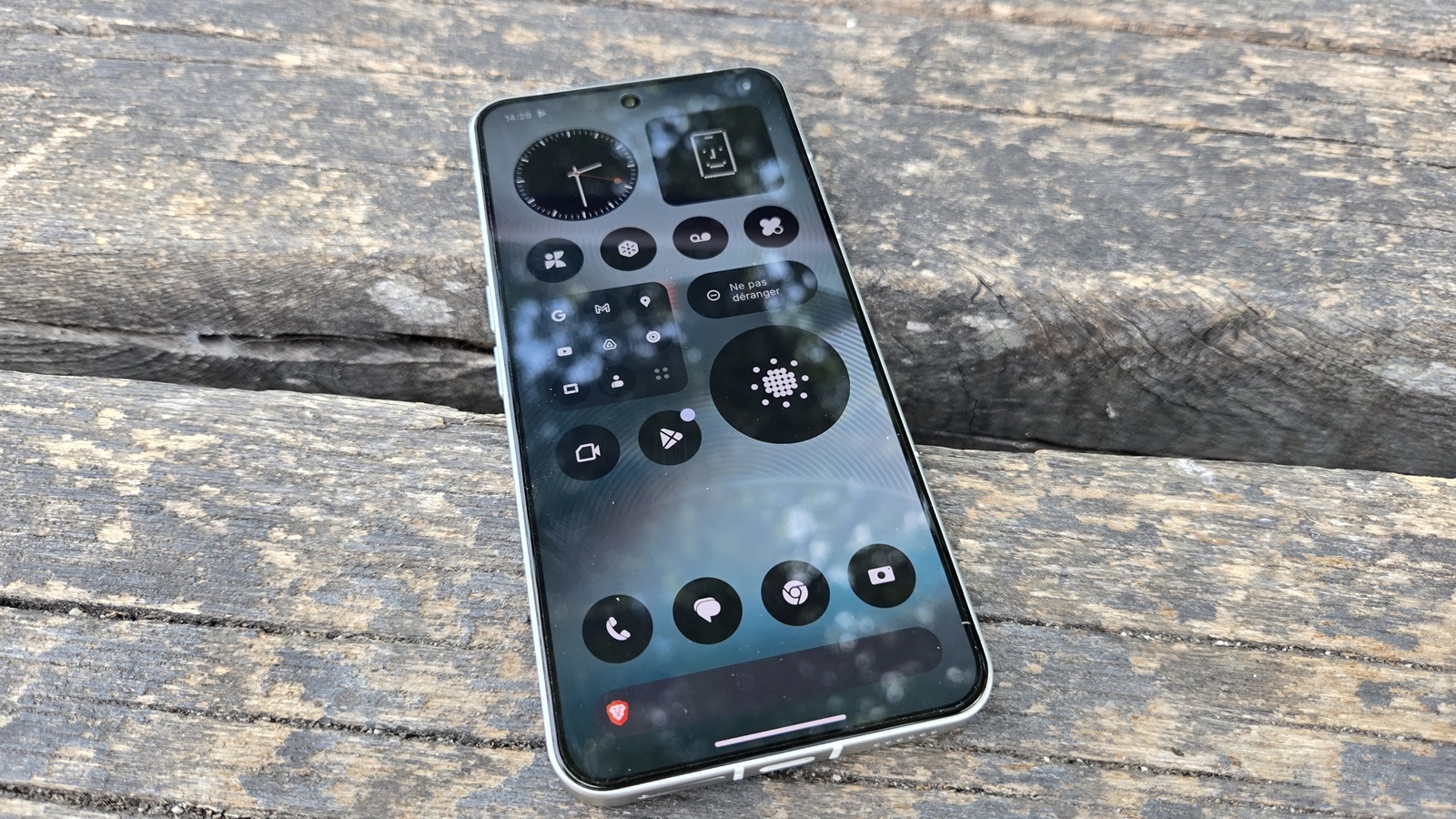 Nothing Phone 3 01