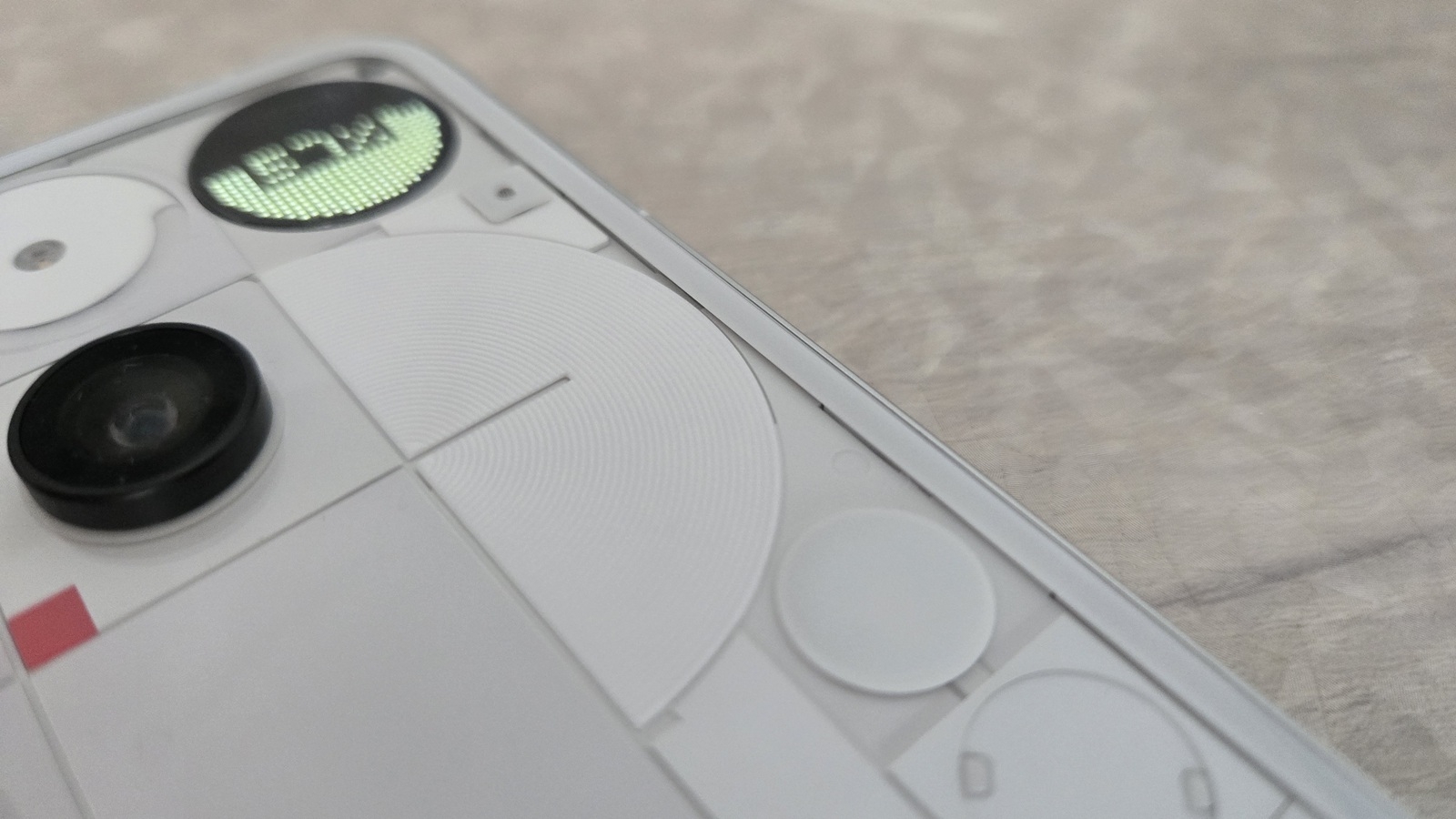 Nothing Phone 3 Glyph Matrix bouton haptique