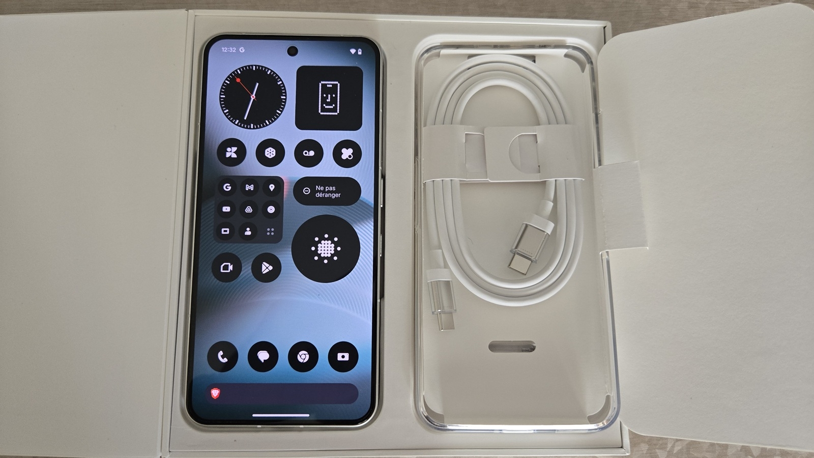 Nothing Phone 3 boite 03