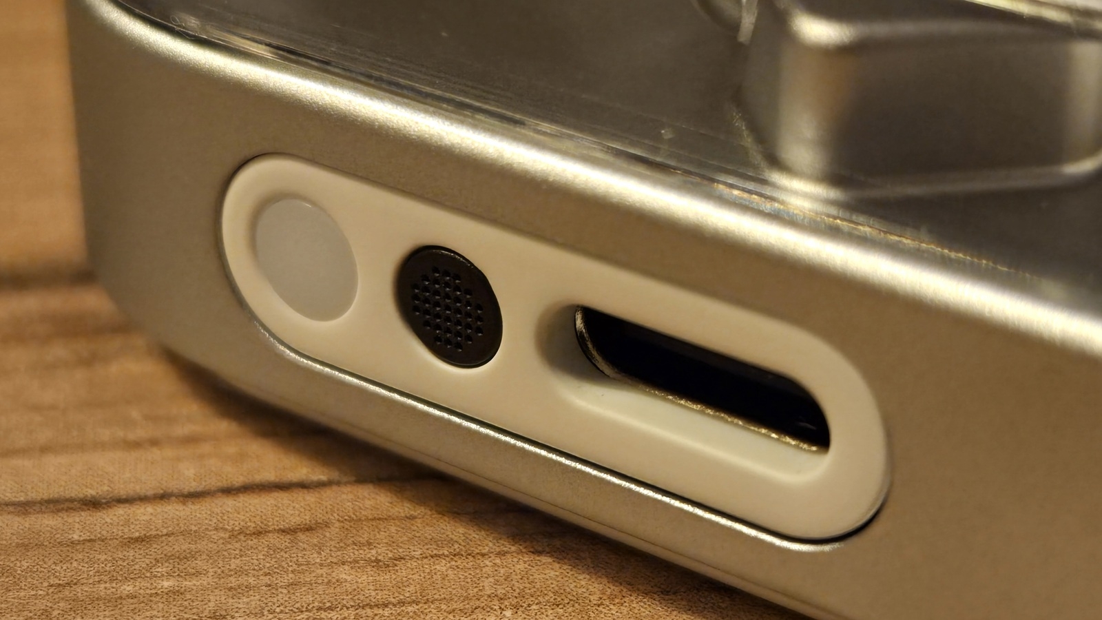 Nothing Ear 3 connectique 02