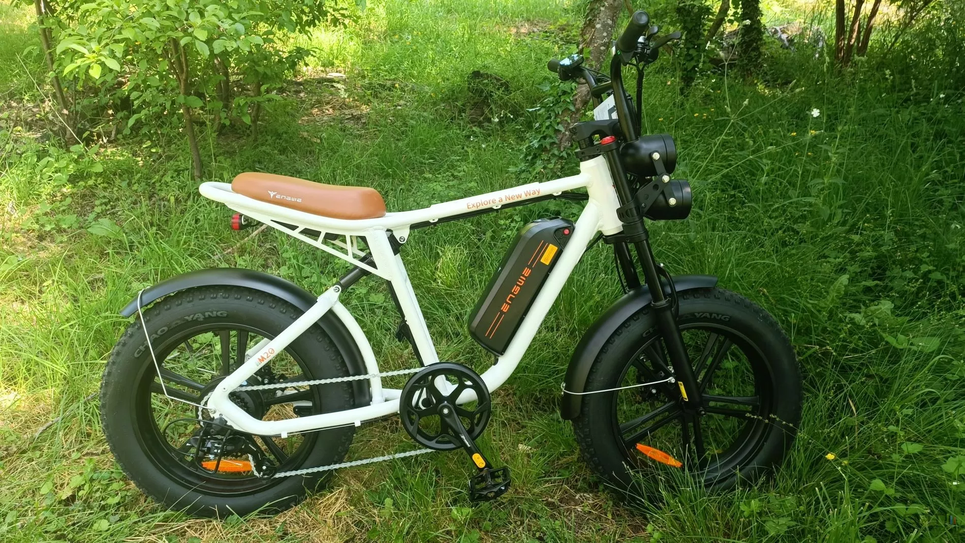 Béquille de vélo réglable en alliage d'aluminium Support de support de vélo  pour pied en caoutchouc noir Pied côté béquille Longueur réglable Ajuster  la plupart