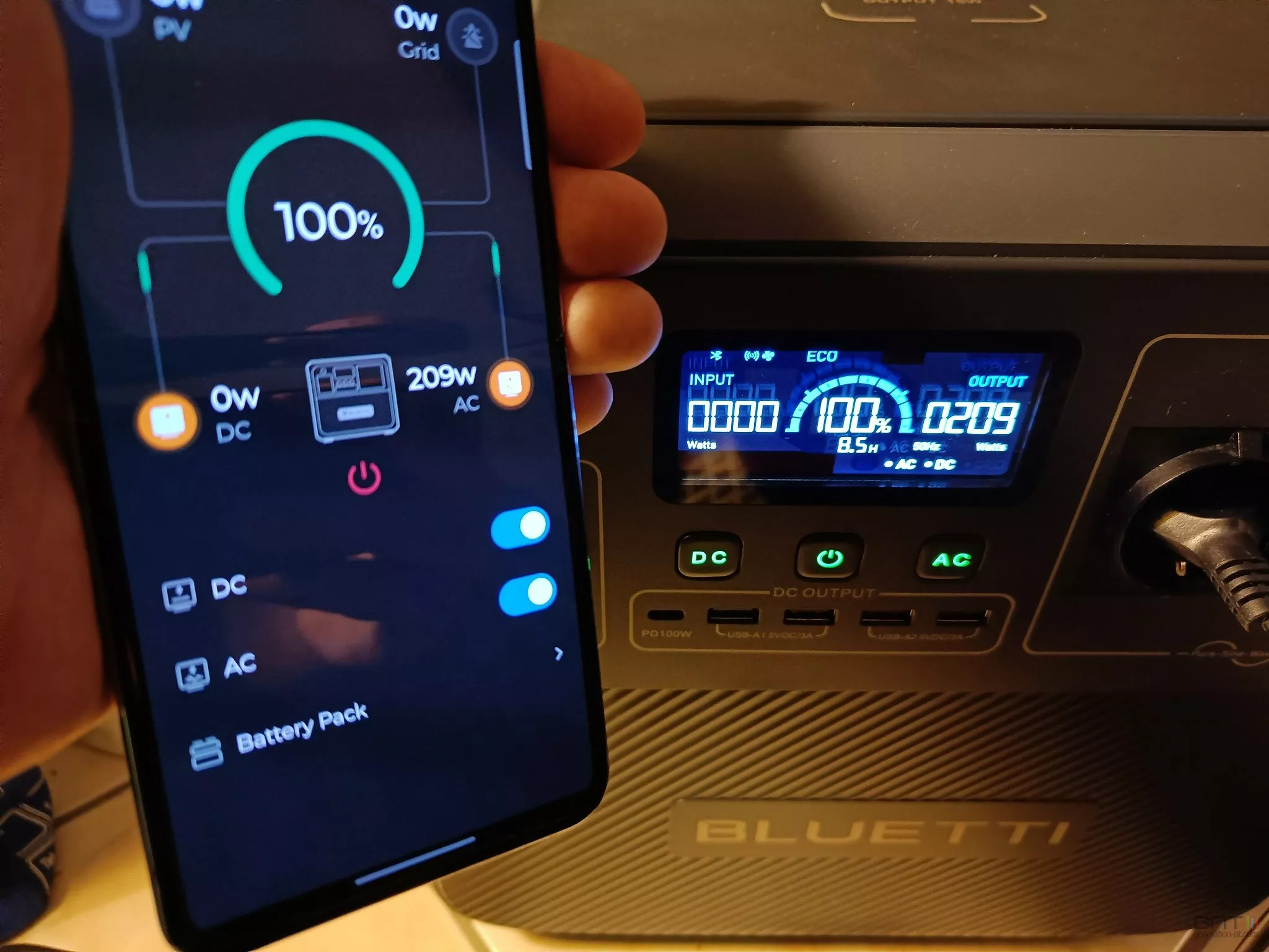 Test Bluetti AC180 : une station d'énergie portable pour ne jamais manquer  d'électricité