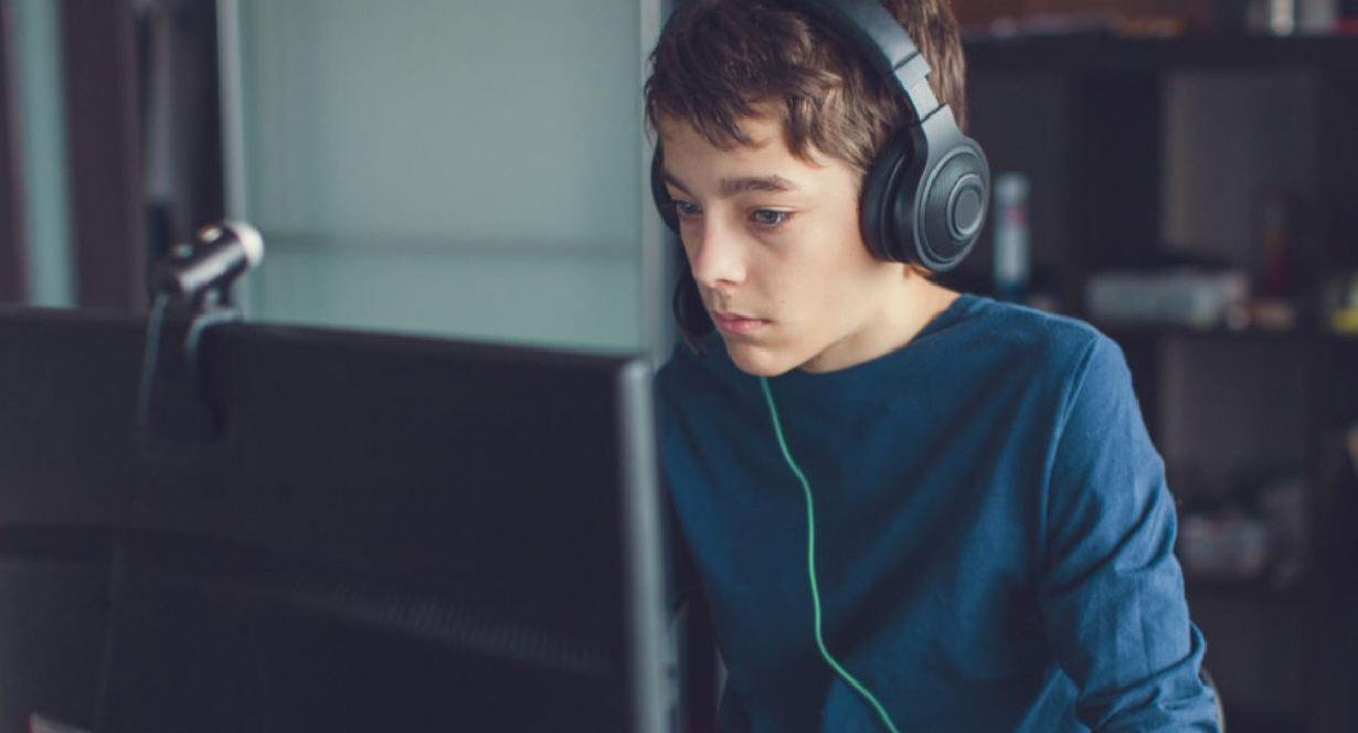 Adolescent sur Internet