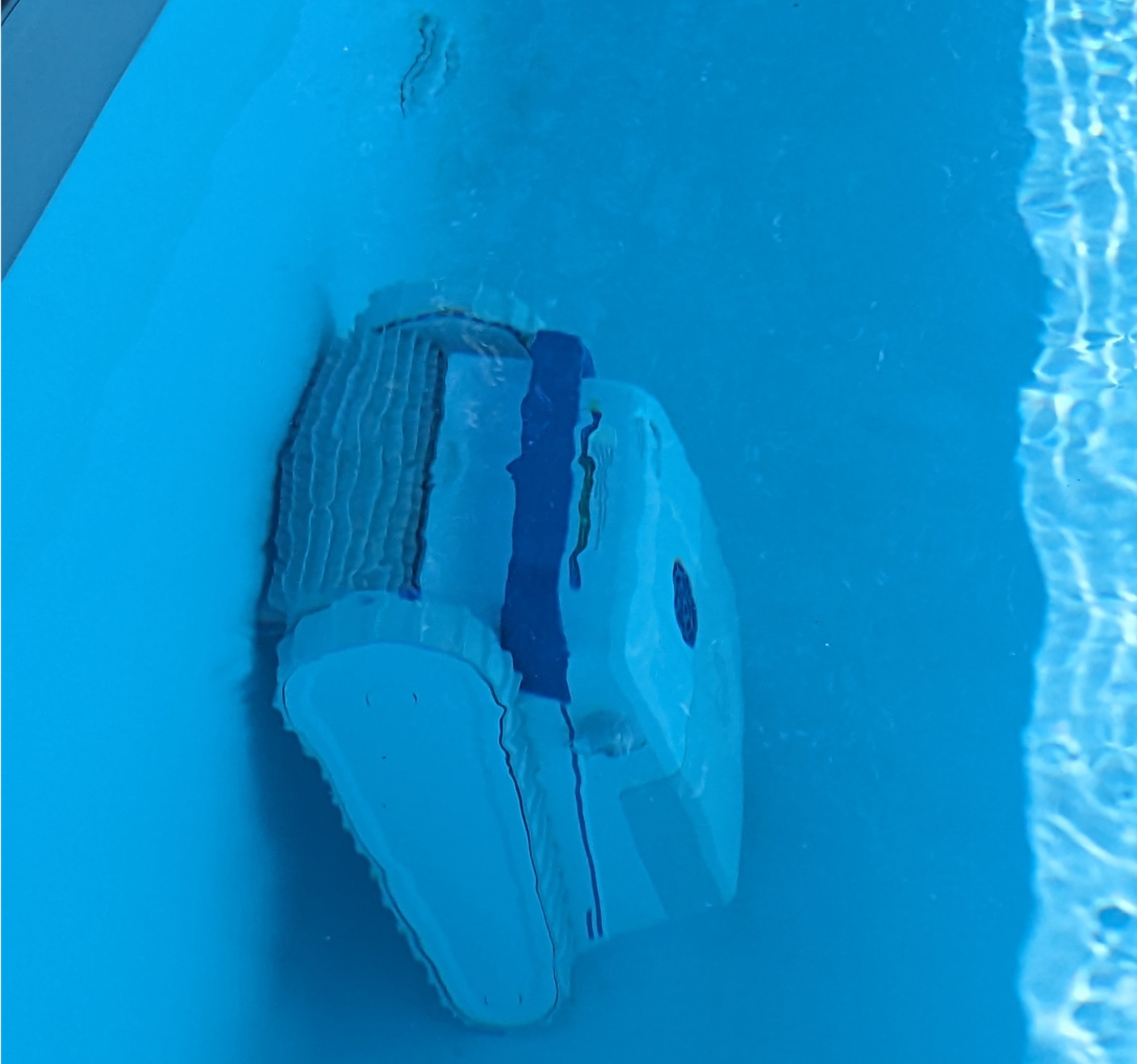 Airrobo PC100 robot piscine 04