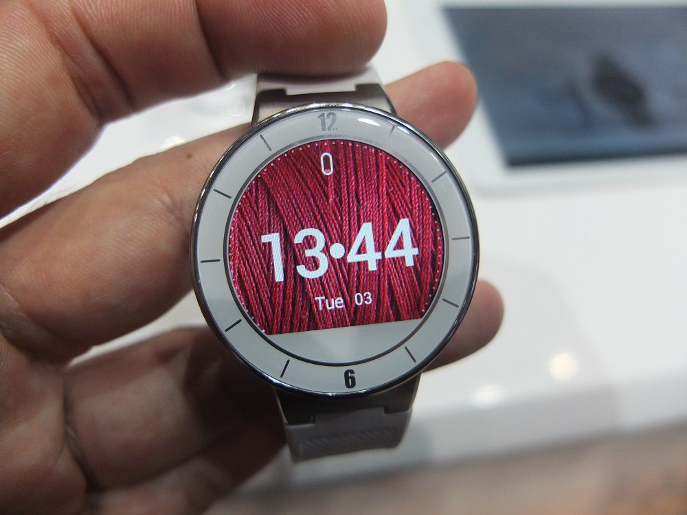 MWC 2015 : Alcatel One Touch Watch, la montre connectée ronde